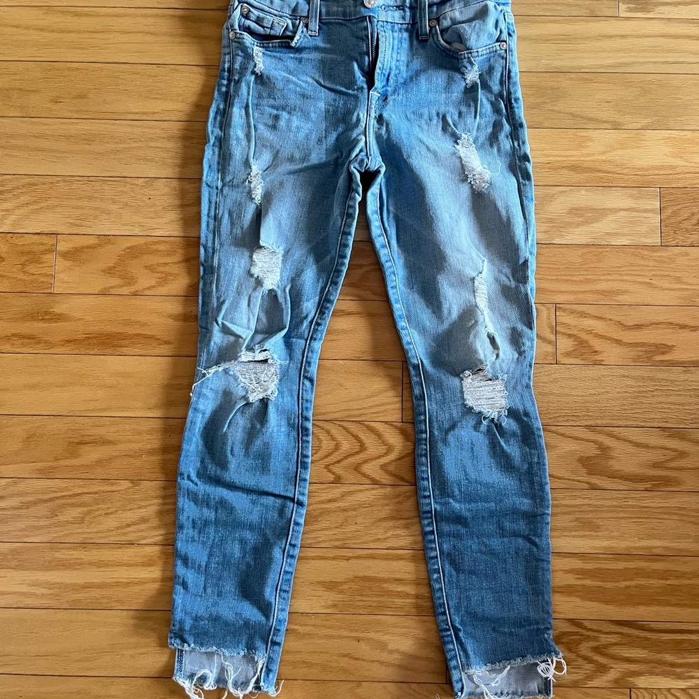 Authentic 7forAllMankind Destroyed Skinny Denim. Size27. Snug fit.